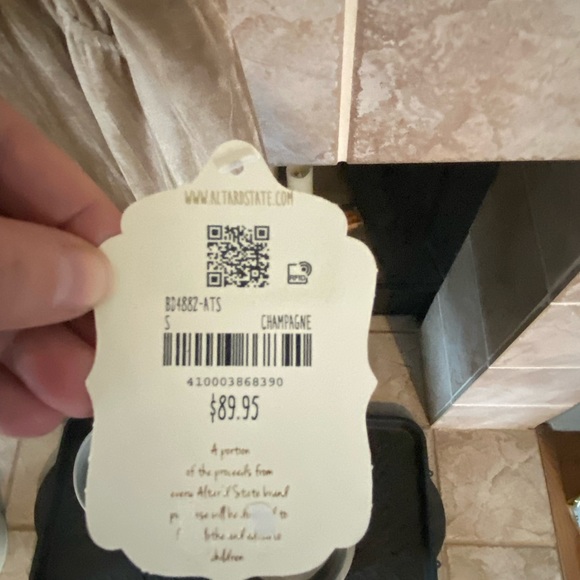 Gorgeous tan/gold Alter’d State Tunic - Picture 2 of 4